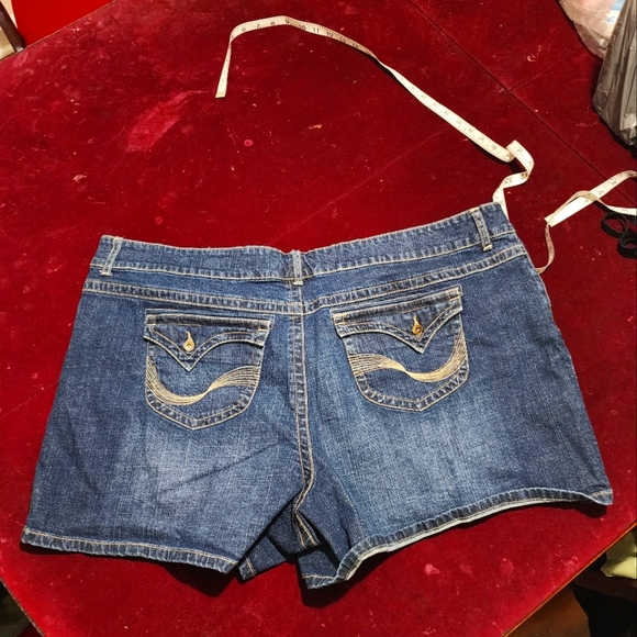 L.A. Blues Jeans Shorts - Picture 6 of 6
